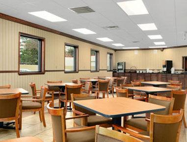 Days Inn By Wyndham Columbus-North Fort Moore Εξωτερικό φωτογραφία